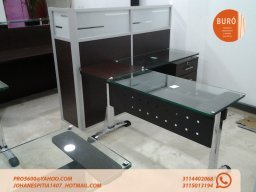 ESCRITORIOS DE VIDRIO LINEAL 